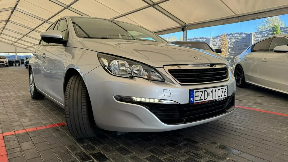PEUGEOT 308 -
