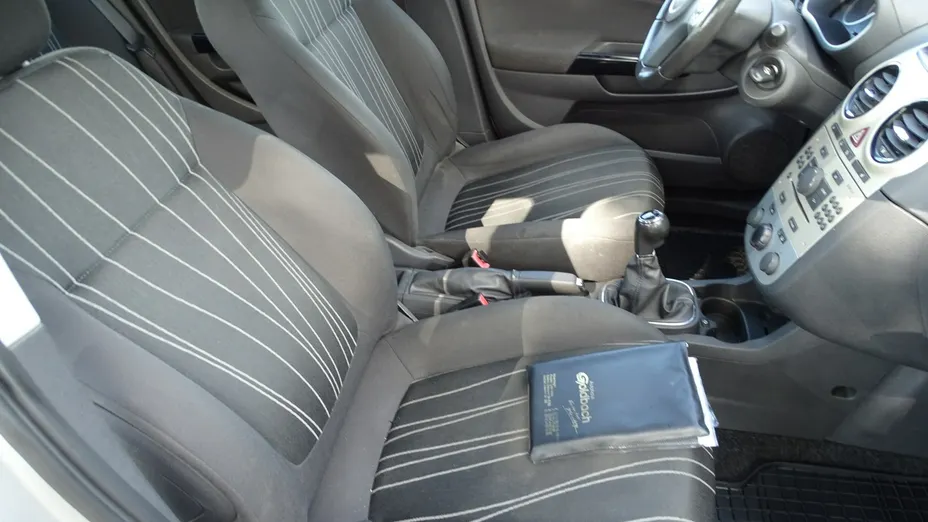 OPEL Corsa -