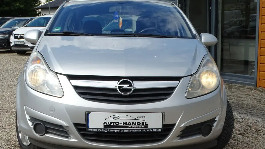 OPEL Corsa -