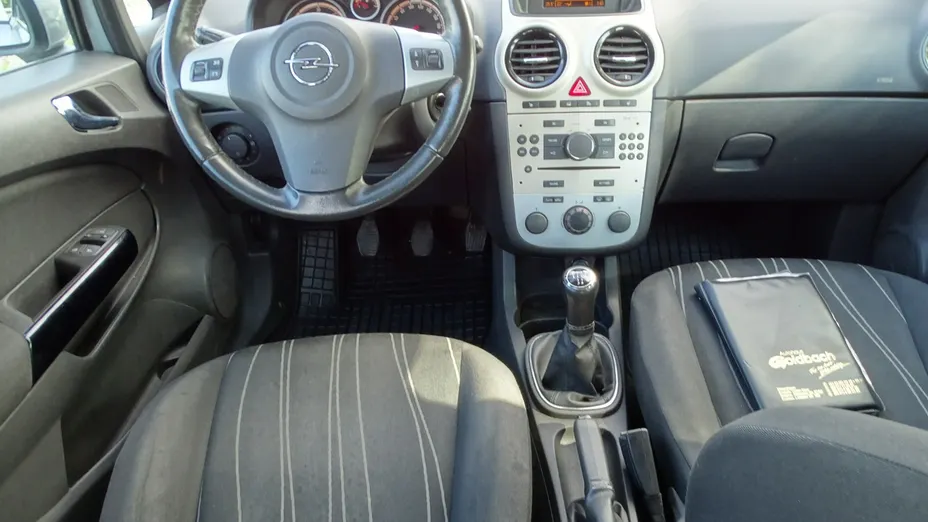 OPEL Corsa -