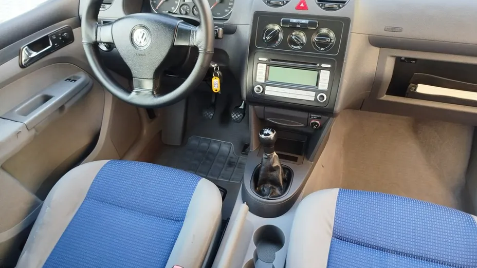 VOLKSWAGEN Caddy -