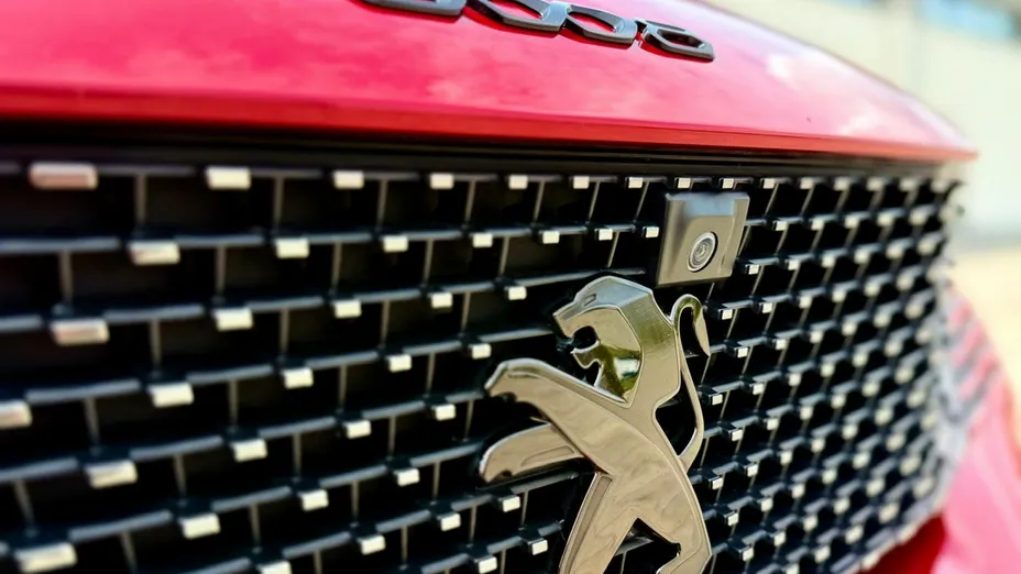 PEUGEOT 3008 -