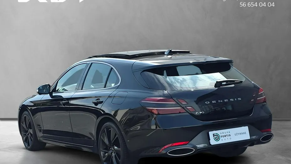 Genesis G70 -