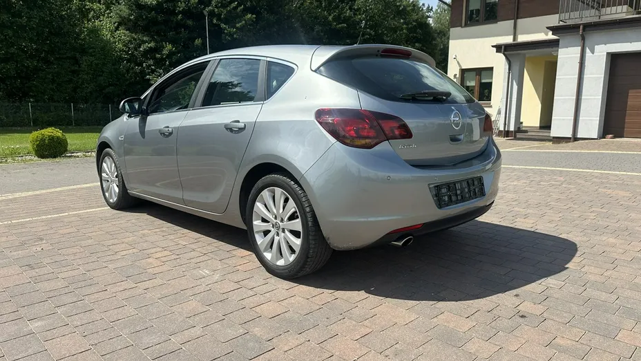 OPEL Astra -