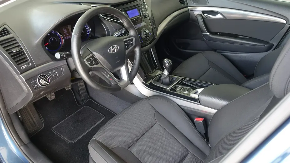 HYUNDAI i40 -