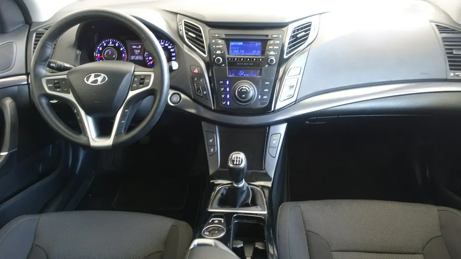 HYUNDAI i40 -