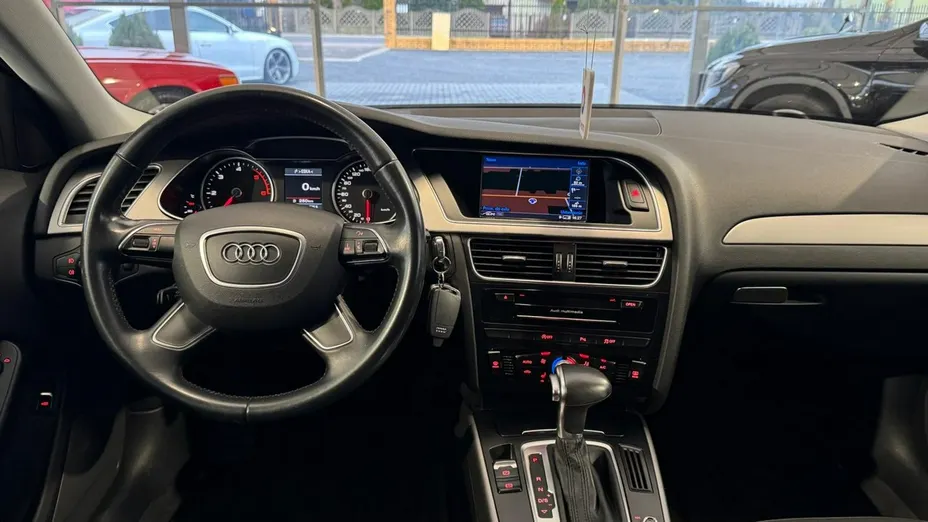 AUDI A4 -