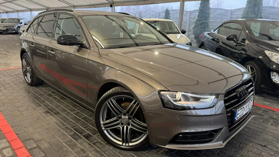 AUDI A4 -