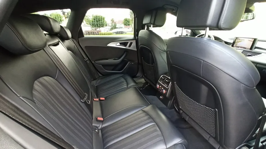 AUDI A6 -