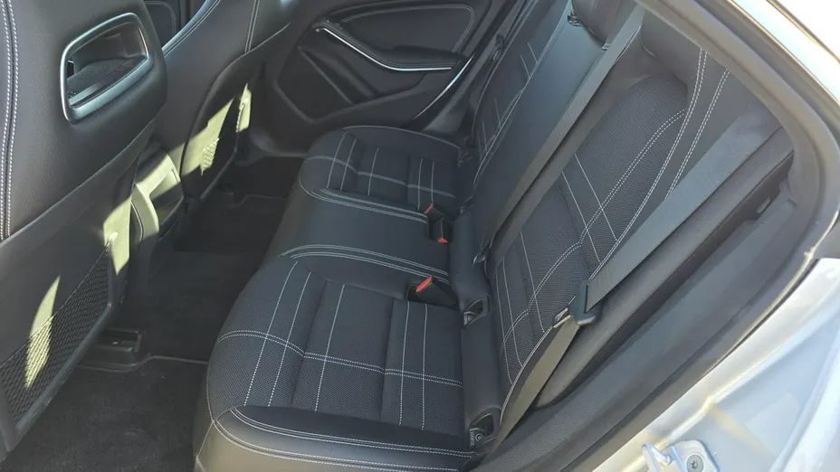 MERCEDES-BENZ CLA -