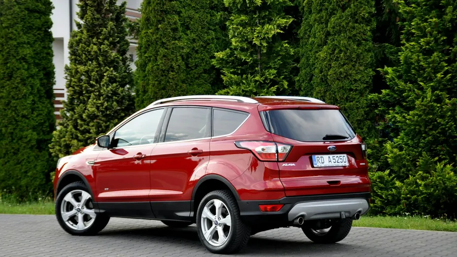 FORD Kuga -