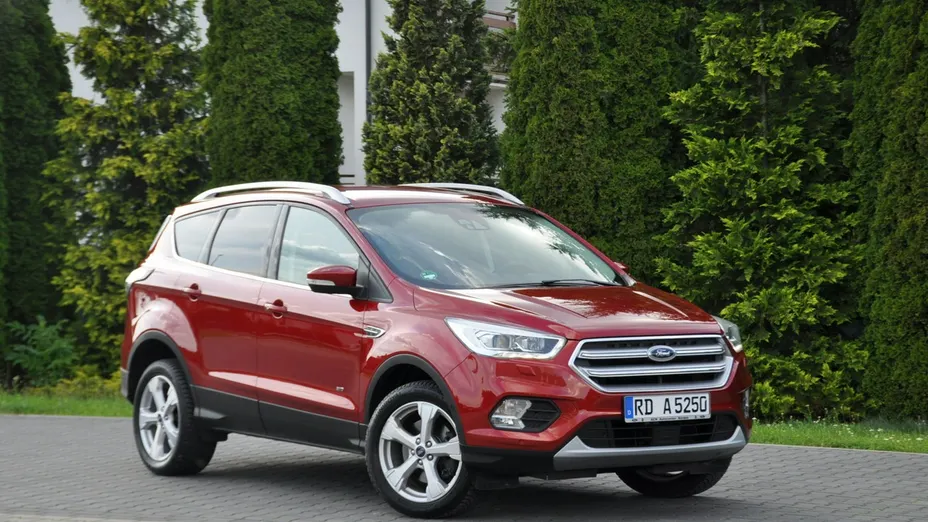FORD Kuga -