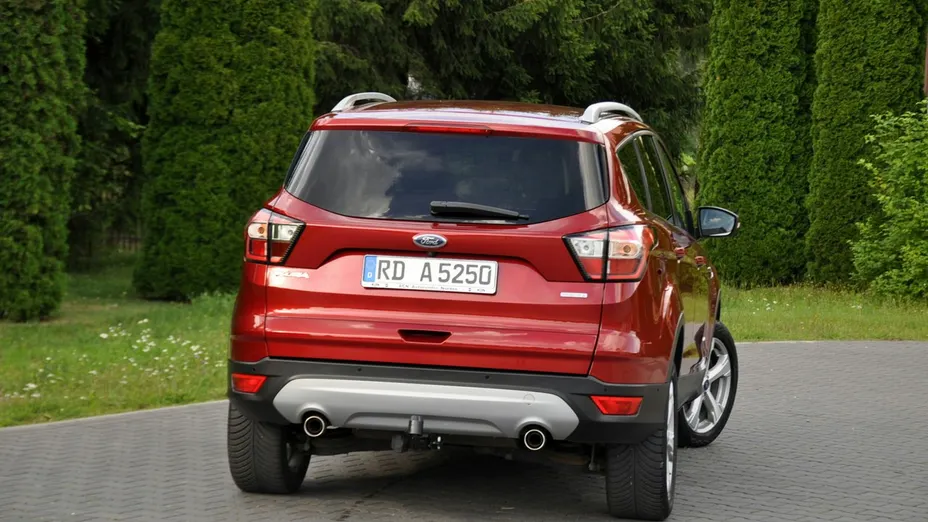 FORD Kuga -