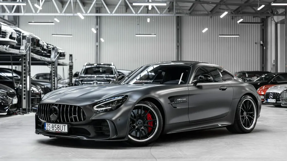 MERCEDES-BENZ AMG GT -