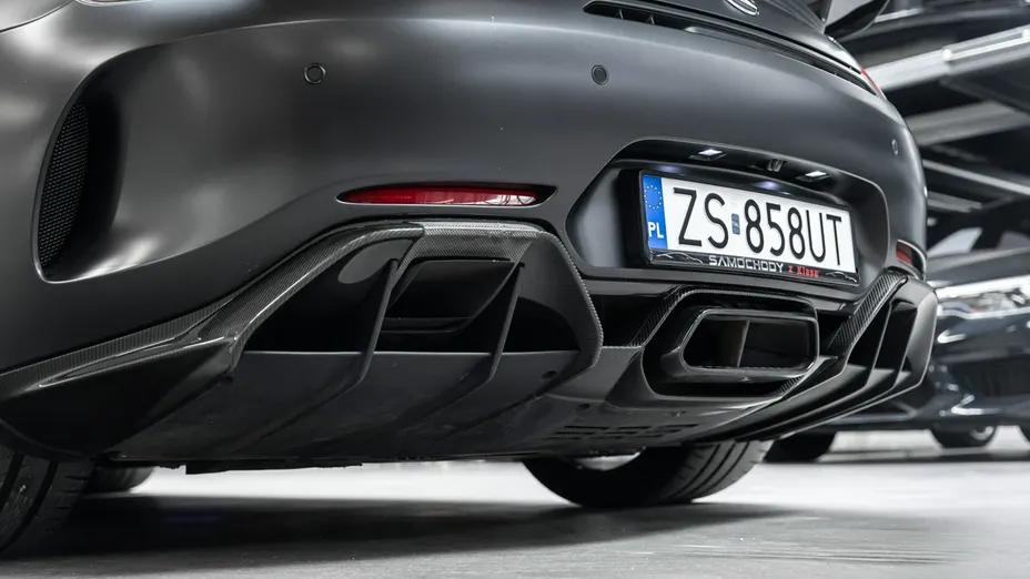 MERCEDES-BENZ AMG GT -