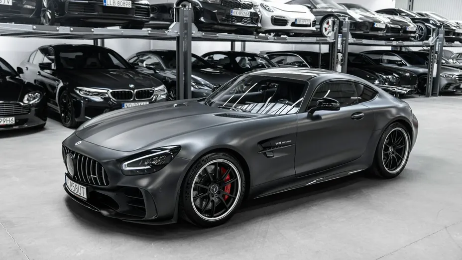 MERCEDES-BENZ AMG GT -