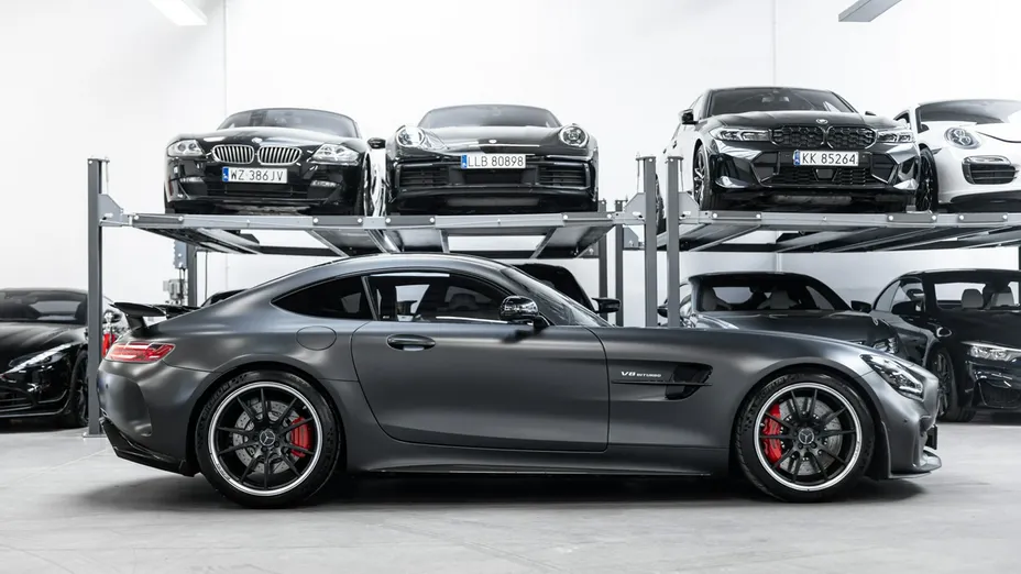 MERCEDES-BENZ AMG GT -