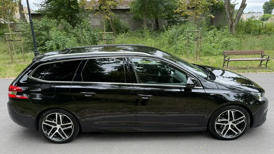 PEUGEOT 308 -