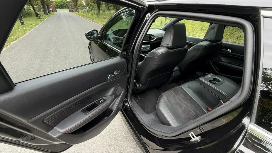PEUGEOT 308 -