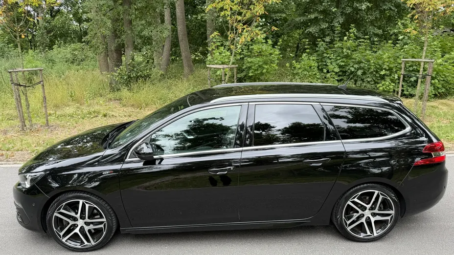 PEUGEOT 308 -