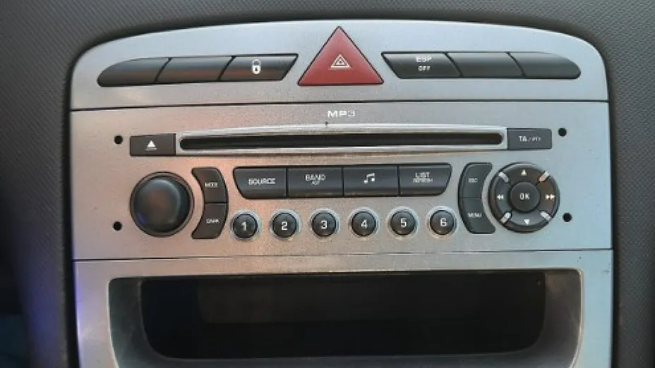 PEUGEOT 308 -
