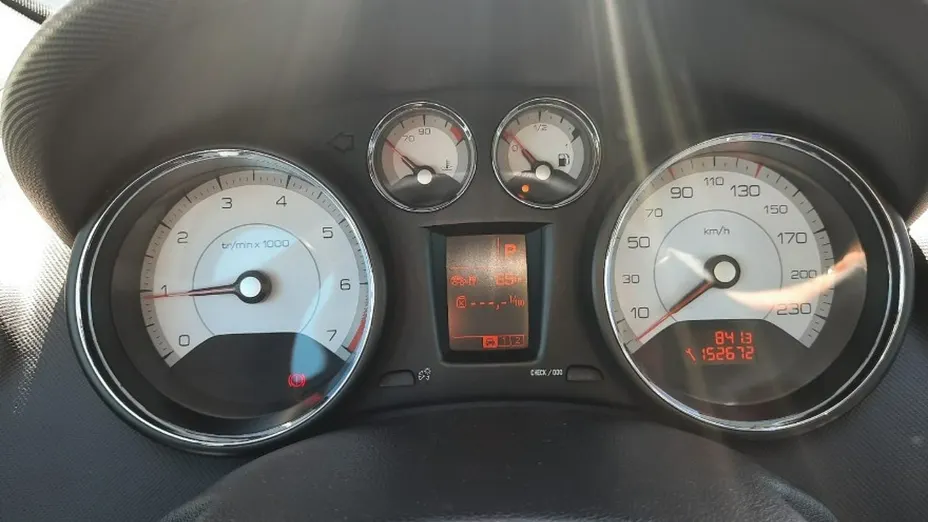 PEUGEOT 308 -