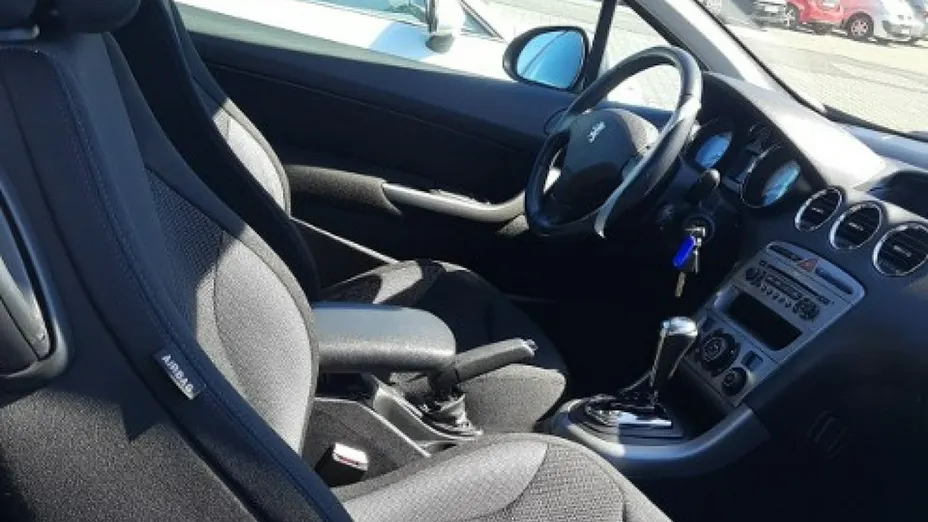 PEUGEOT 308 -