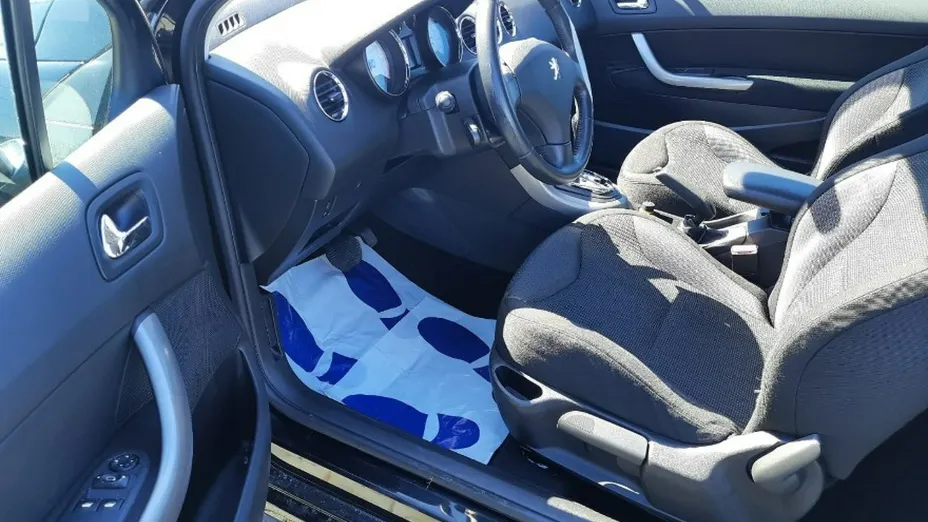 PEUGEOT 308 -