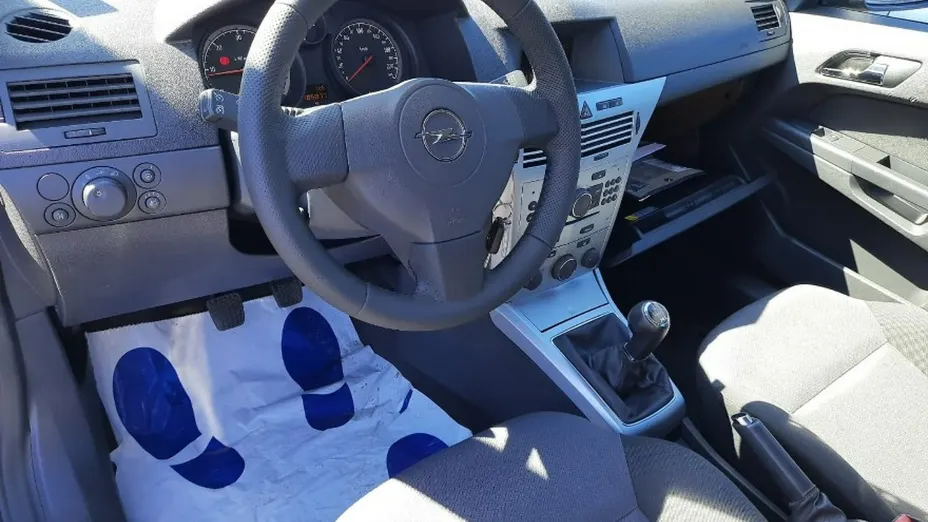 OPEL Astra -