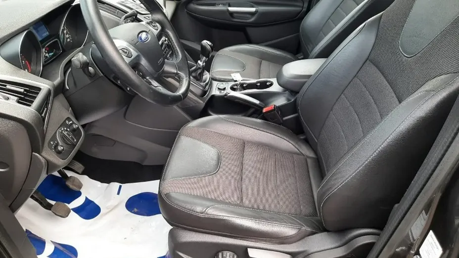 FORD Kuga -