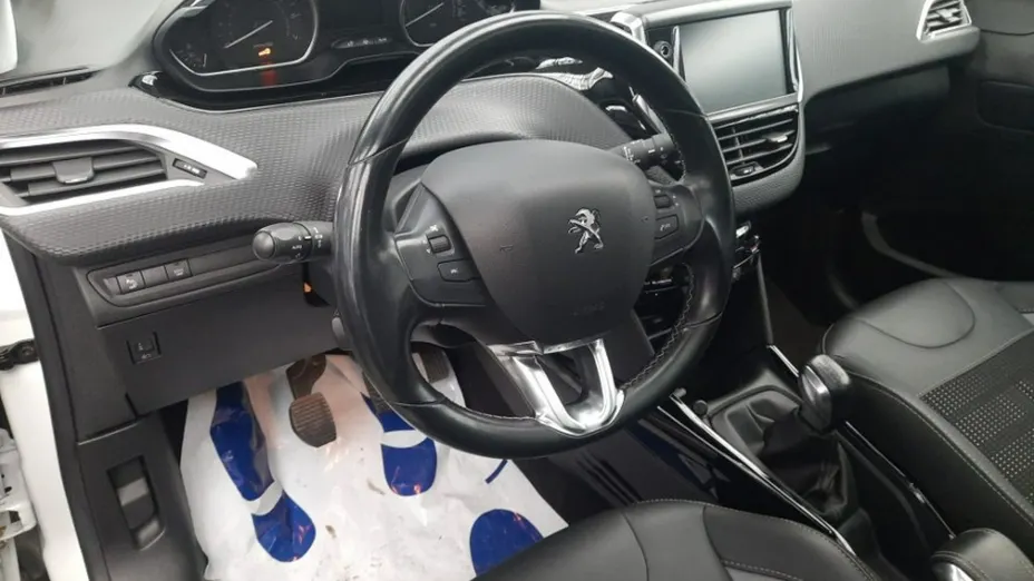 PEUGEOT 2008 -