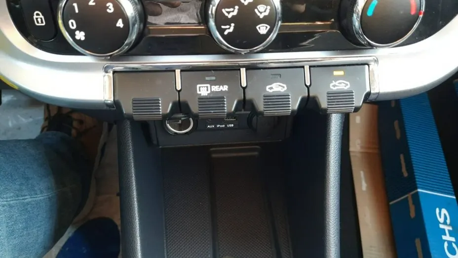 KIA Rio -
