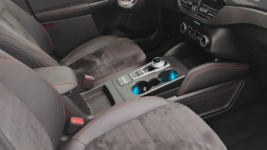 FORD Kuga -