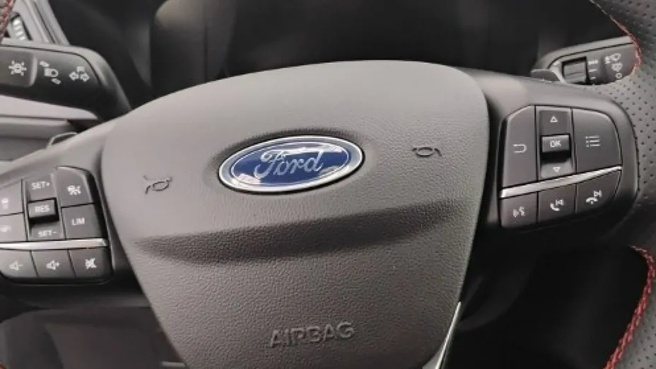 FORD Kuga -