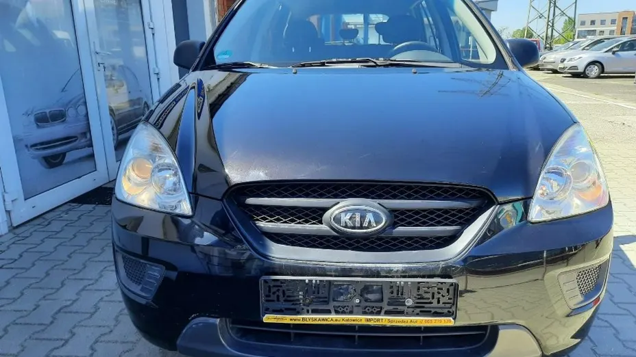 KIA Carens -