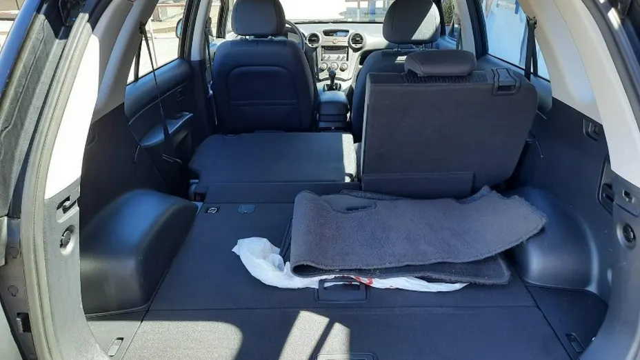 KIA Carens -
