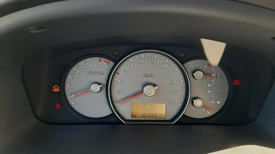 KIA Carens -