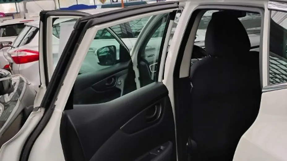 NISSAN Qashqai -