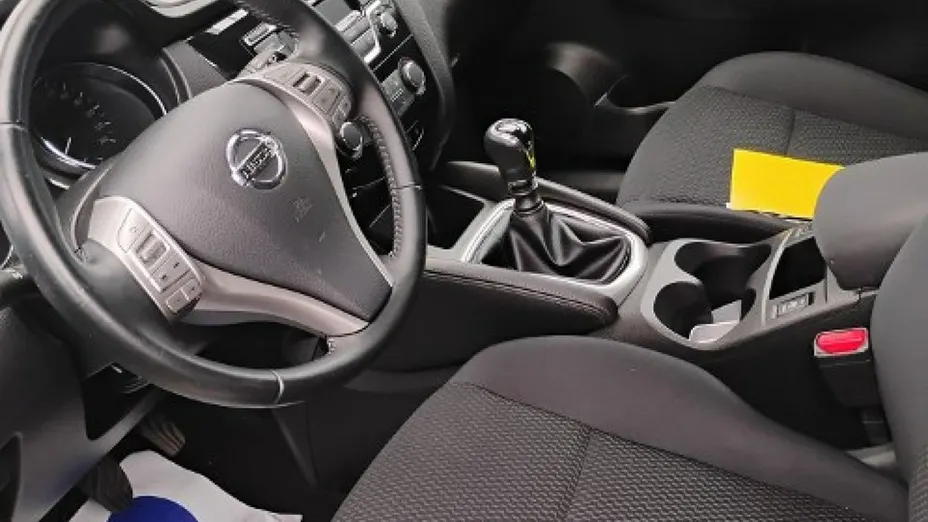 NISSAN Qashqai -