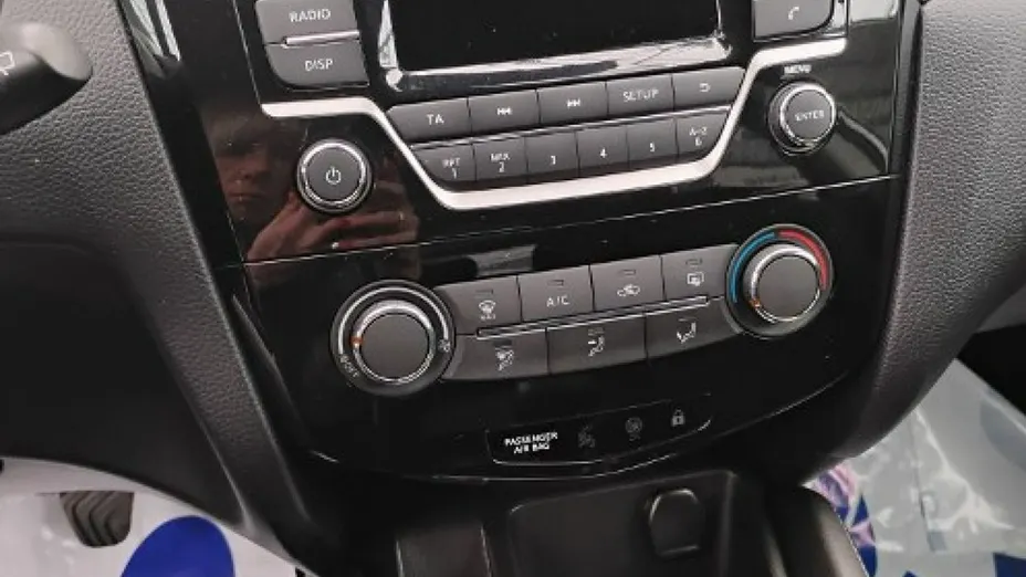 NISSAN Qashqai -