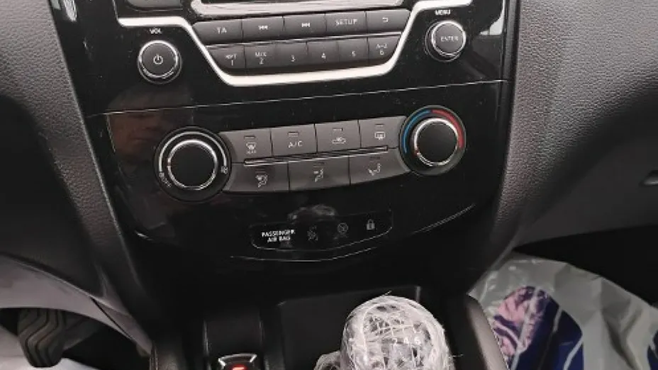 NISSAN Qashqai -