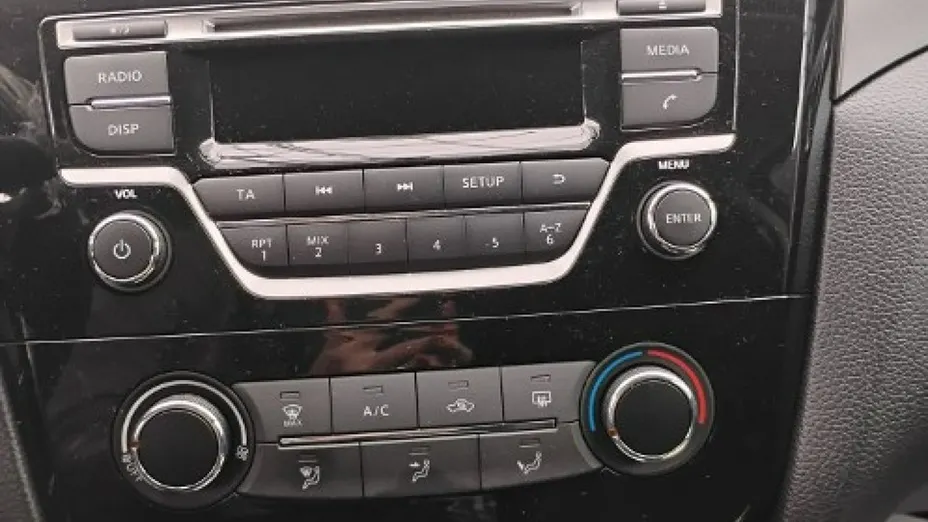 NISSAN Qashqai -