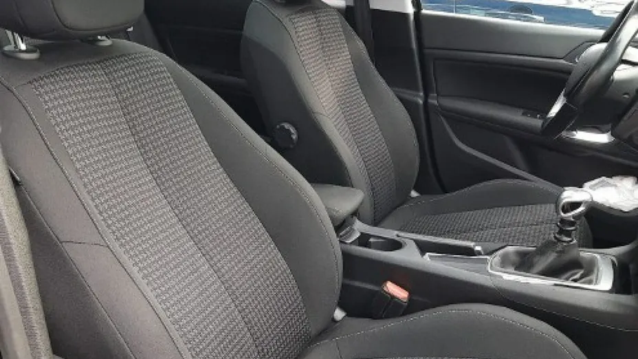 PEUGEOT 308 -