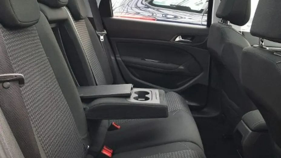 PEUGEOT 308 -