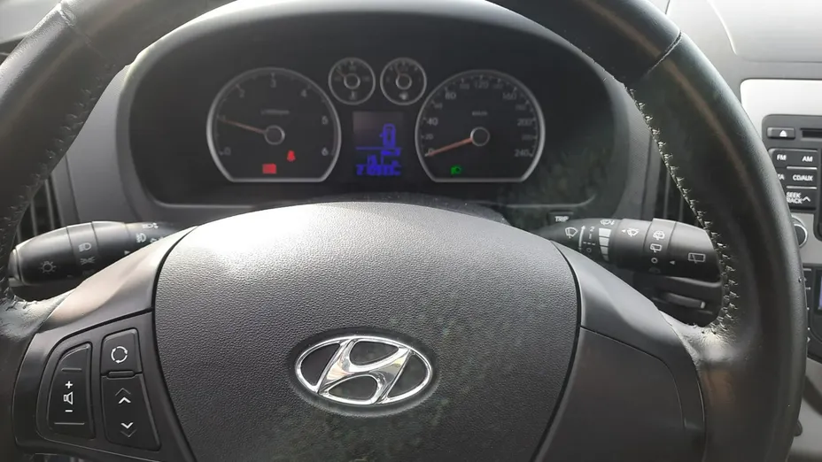 HYUNDAI i30 -