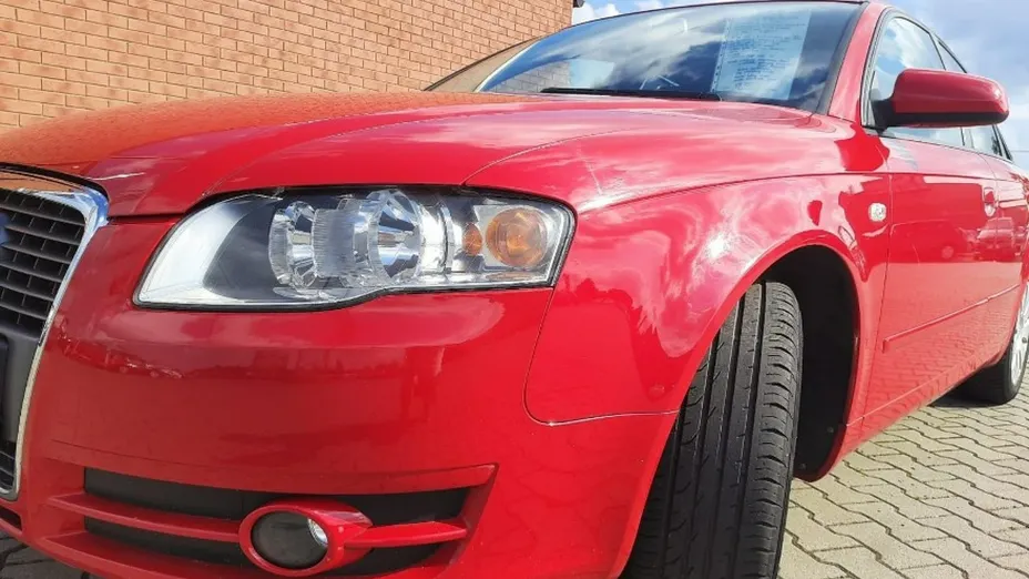 AUDI A4 -