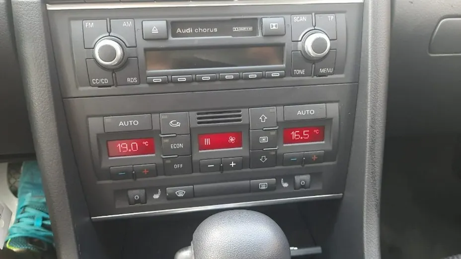 AUDI A4 -