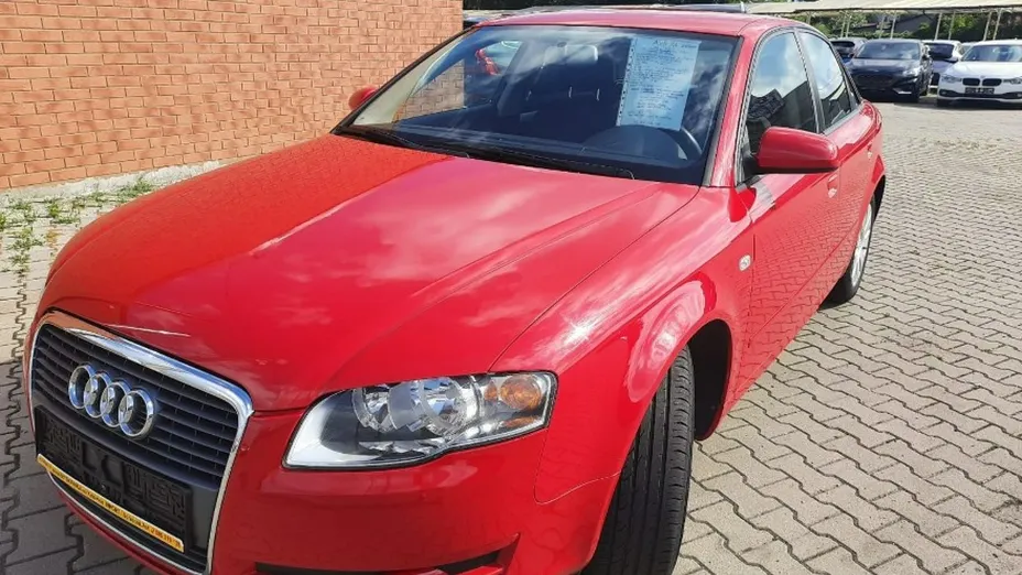 AUDI A4 -