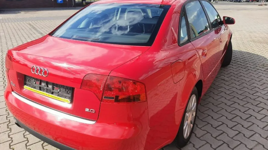 AUDI A4 -