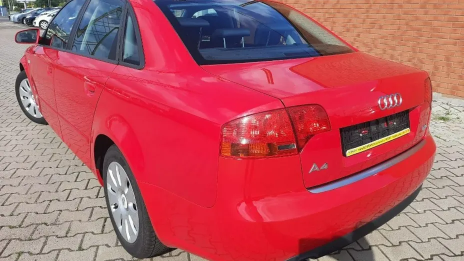 AUDI A4 -